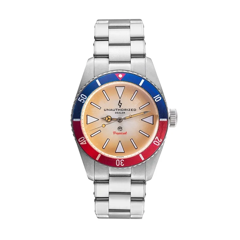 Packshot e-commerce d'une montre de plongée sur fond blanc